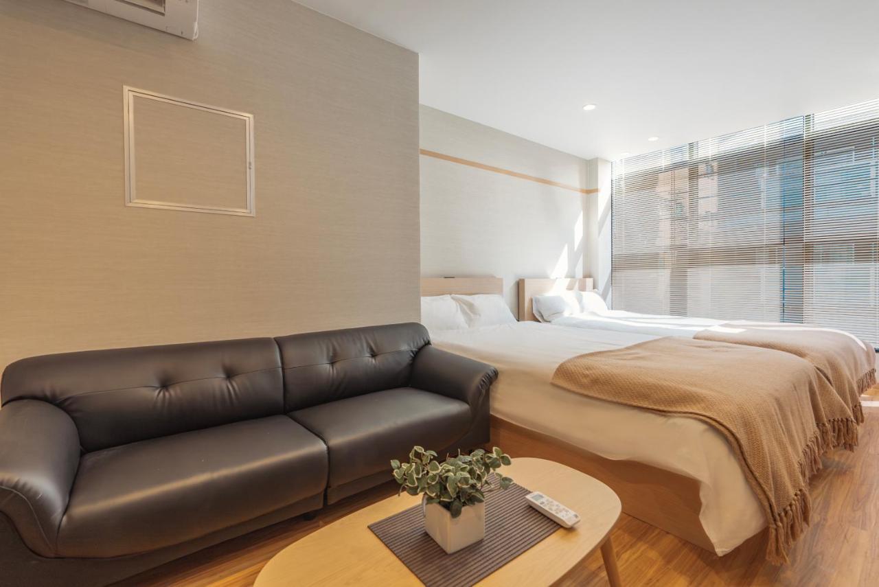 谷町君・星hotel・道頓福居 Osaka Eksteriør billede